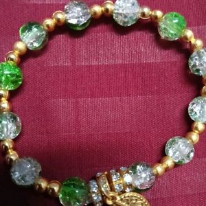 Beautiful Handmade Green Crackle Beads Bracelet