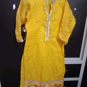 Beautiful Yellow Kurta Set With Dupatta Patch Work