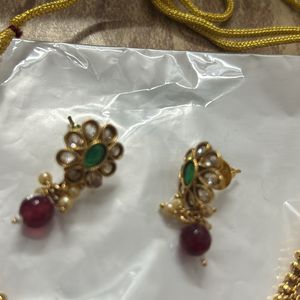 Designer Green Red Traditional Set