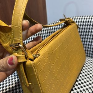 Small Mustard Colour Sling Bag 💼