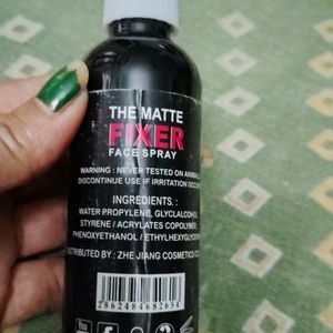 The Matte Fixer Face Spry