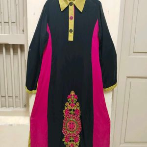 Beautiful Embroidery Pakistani Kurti