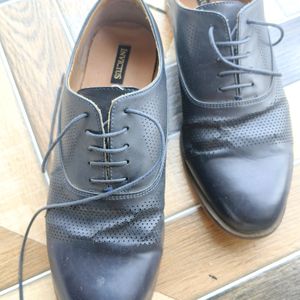 Men Textured Dark Navy Blue Formal Shoes