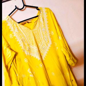 Yellow Avaasa Anarkali...