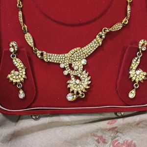 Golden Diamond Jewellery Set( Necklace & Earrings)