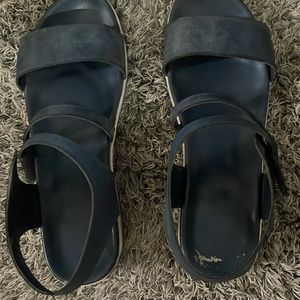 Original Mochi Sandals. Very Comfortable.