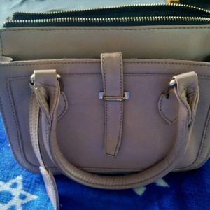 Yelloe Handheld Bag