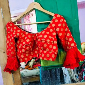 Beautiful Green 💚 Saree With Red 🍒 Blouse