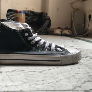 Converse Black Sneakers