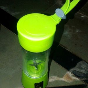 Portable And Rechargeable Battery Juice Blender