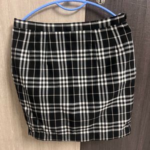 Korean Black And White Check Skirt