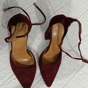 Pointed Toe Heel