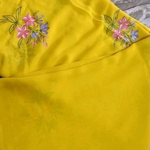 Yellow Printed Saree With Blouse 42 Inch