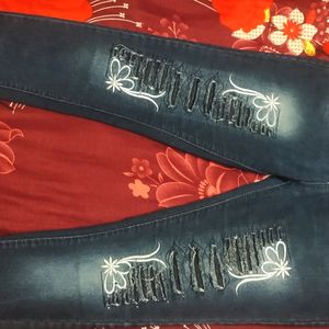 Cool Denim Jeans With Damage Design Of Flowers