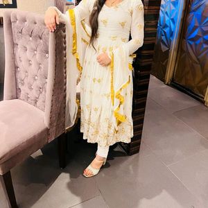 It is a Beautiful Pakistani Dress