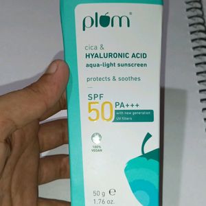 Cica And Hyaluronic Acid Sunscreen