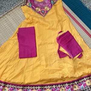 2 Anarkali Suit Set For Grabs