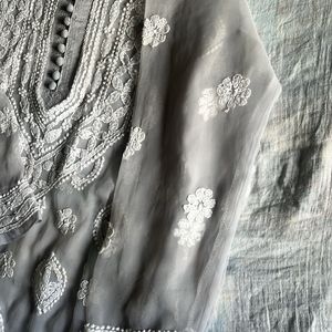 chikankari kurti