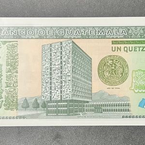 Sale. 1 Quetzal Guatemala Nice Condition Rare