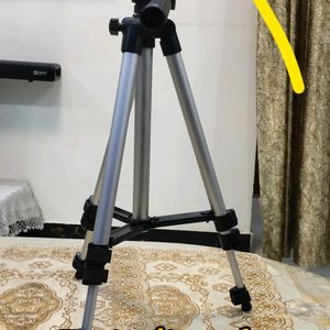 Lightweight Tripod, with Mobile Holder