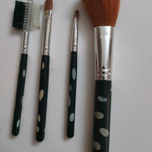 Women's Kajal 👁️‍🗨️ branded And Make-up Brushes