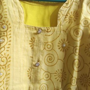 Women's Lemon Yellow Kurti set...