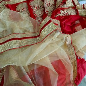 Unstitched Bridal Lehenga+🎁