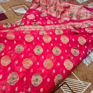 Beautiful Red Silk Printed Saree For Festivals