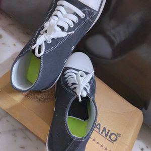 Unisex Lejano Black And White Brand New Sneakers