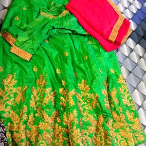 💚💖😻Like New Lehenga Choli With Shawl And Blouse