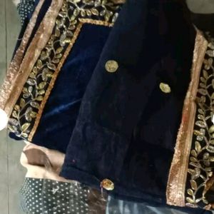 New Velvet Saree With Blouse Piece