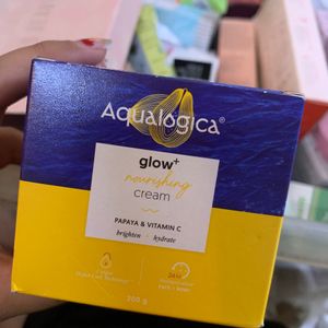 Aqualogica Glow + Nourishing Cream