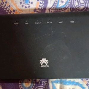 HUAWEI 5G WIFI ROUTER WITHOUT ADAPTOR