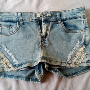 Levis Skirt Cum Shorts