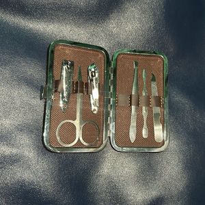 SOVELY 6 In 1 Manicure Kit