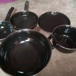 Set Of 5 Cookpieces Cast Iron Brand New