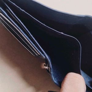 Very Smoothy Gwnuine Leather Wallet For Men