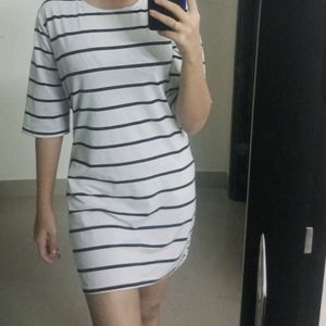 Black and white stripes bodycon dress