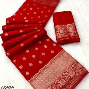 Georgette Hand Dyed Saree With Silver Pallu