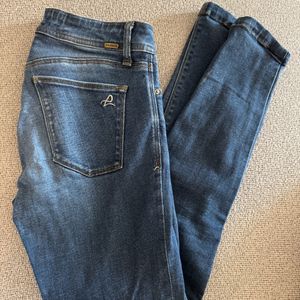 DL1961 Jeans (stretchy + comfy)
