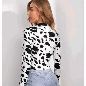 Moo Print Neck Cut Out Top ✨