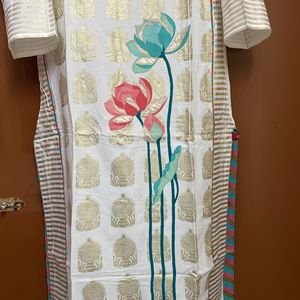 Off White Kurta With Golden Print And Roses