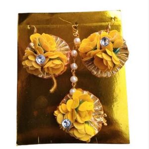 Unopened Earring Set With Maang Tikka