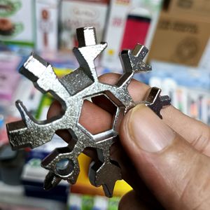 Snowflake Tool (18in1)