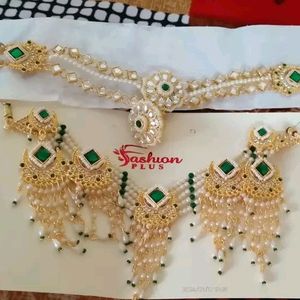 Choker and Earrings With Combo mathapatti,mangtika