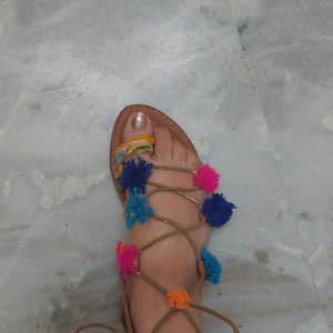 Cute Pom Multicolour Flats With High Knots