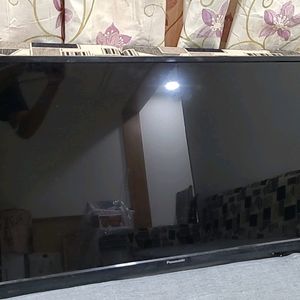 32 Panasonic TV And Music System