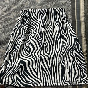 SSS ZEBRA  MINI SKIRT 💗(w Tag)