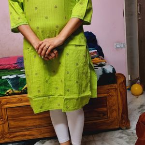 Avaasa 💚 Green Kurti