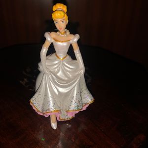 Miniature Disney Princess Showpiece